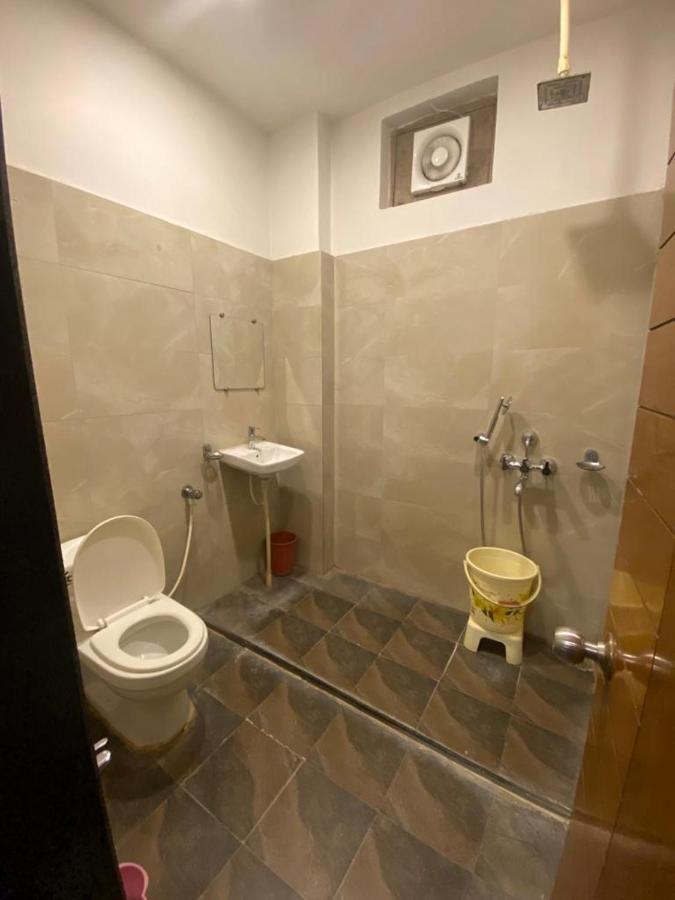 Hotel Raghupati Ayodhya Экстерьер фото