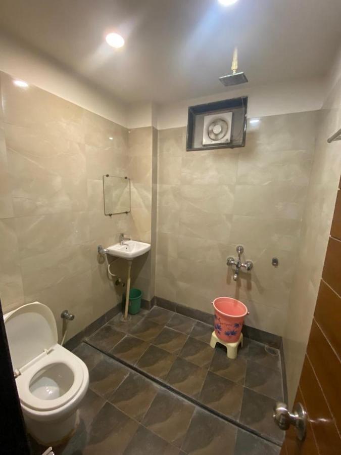 Hotel Raghupati Ayodhya Экстерьер фото